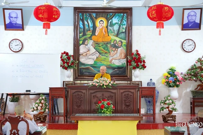 Hòa thượng Thích Nhật Hỷ, Trưởng ban Hoằng pháp GHPGVN TP.HCM về hạ trường giảng dạy mỗi tuần cho chư hành giả Ni