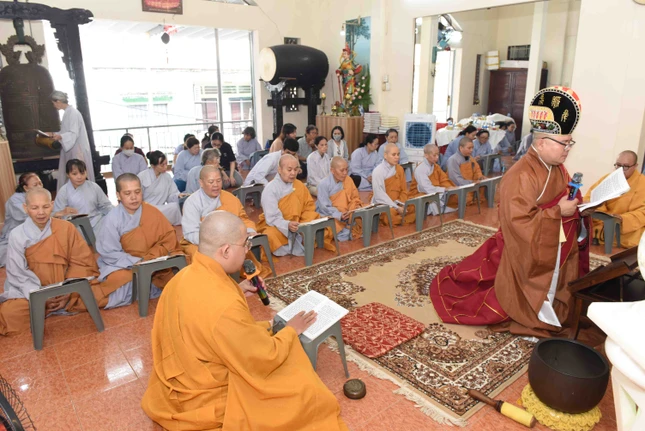 Khóa lễ tụng kinh cầu nguyện Khóa lễ tụng kinh cầu nguyện