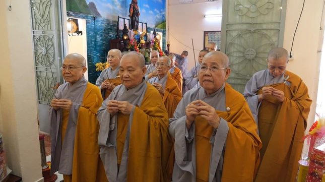 Nhất tâm cầu nguyện Giác linh cố Ni trưởng cao đăng Phật quốc Nhất tâm cầu nguyện Giác linh cố Ni trưởng cao đăng Phật quốc