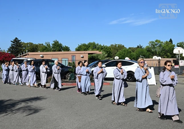 Phật tử vân tập về chùa Phổ Từ tham dự lễ