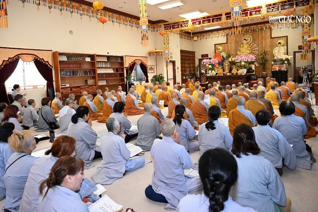 Khóa lễ tụng kinh