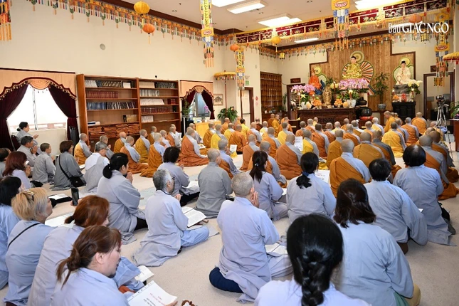 Khóa lễ tụng kinh