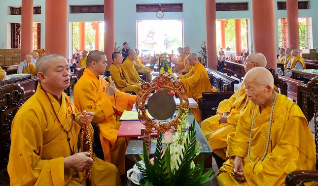 Tại hạ trường chùa Thánh Long (TP.Thái Bình) Tại hạ trường chùa Thánh Long (TP.Thái Bình)