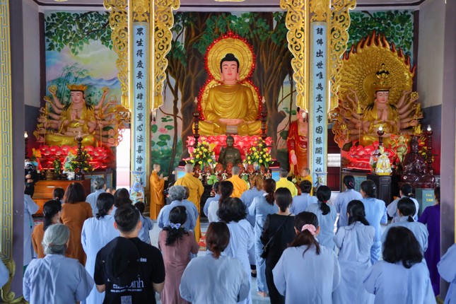 Đoàn cúng dường trường hạ chùa Sùng Ân (Ninh Thuận)