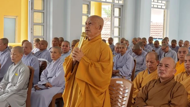 Hòa thượng Thích Nhựt Thông đóng góp ý kiến Hòa thượng Thích Nhựt Thông đóng góp ý kiến