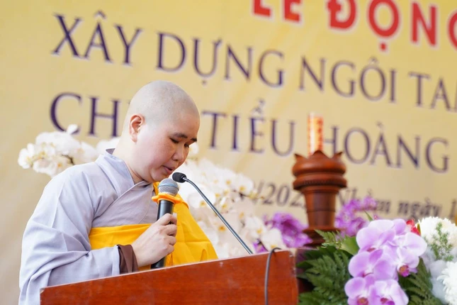 Sư cô Thích Diệu Minh phát biểu khai mạc