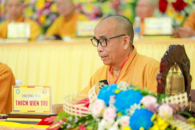 Thượng tọa Thích Viên Trí, Trưởng Phân ban Trung cấp Phật học, Chủ tọa đoàn điều phối chương trình thảo luận