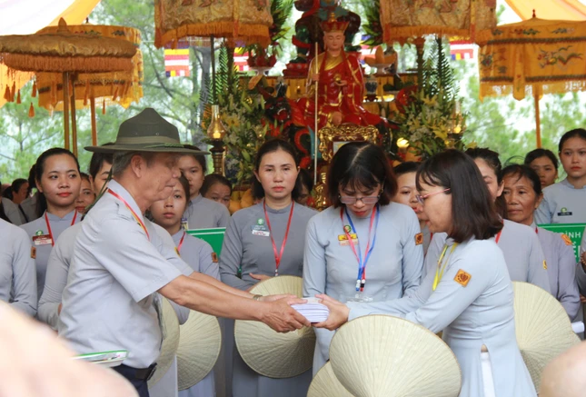 Nghi thức trao quyết định Ban Quản trại Nghi thức trao quyết định Ban Quản trại