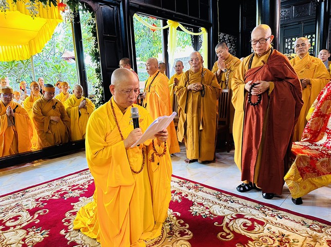 Hòa thượng Thích Phước Minh dâng lời tưởng niệm