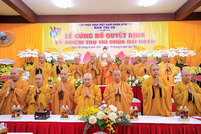 .Chư tôn giáo phẩm chứng minh buổi lễ .Chư tôn giáo phẩm chứng minh buổi lễ