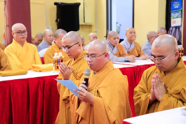 Đại đức tân trụ trì chùa Đại Hạnh dâng lời phát nguyện