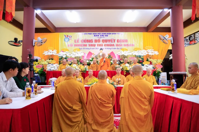 Hòa thượng Thích Minh Giác ban đạo từ