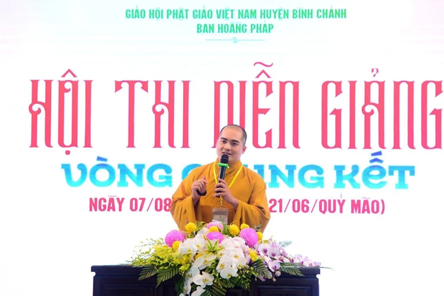 Thí sinh trình bày đề tài bốc thăm được trong vòng 15 phút