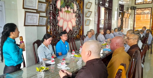 Bà Phan Kiều Thanh Hương phát biểu