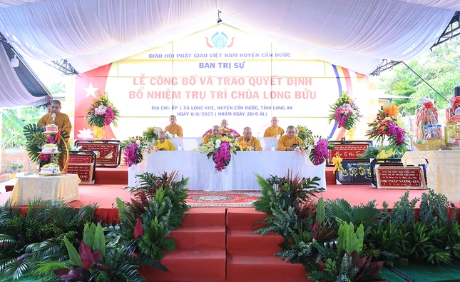 Chư tôn đức chứng minh buổi lễ Chư tôn đức chứng minh buổi lễ