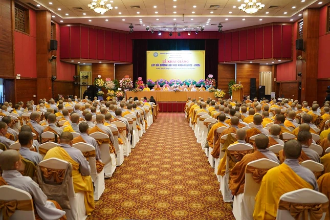 Toàn cảnh lễ khai mạc lớp bồi dưỡng luật học khóa II (2023-2025)