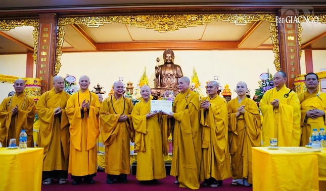 Ban Hoằng pháp T.Ư và Ban Kinh tế - Tài chính T.Ư cúng dường đến hạ trường chùa Đại Thành - trụ sở Ban Trị sự GHPGVN tỉnh Bắc Ninh