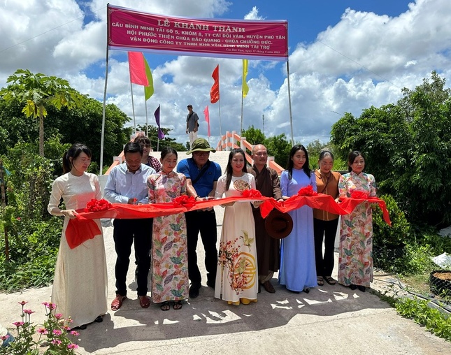 Lễ khánh thành cầu Bình Minh Tải số 5 tại khóm 8, TT.Cái Đôi Vàm, H.Phú Tân Lễ khánh thành cầu Bình Minh Tải số 5 tại khóm 8, TT.Cái Đôi Vàm, H.Phú Tân