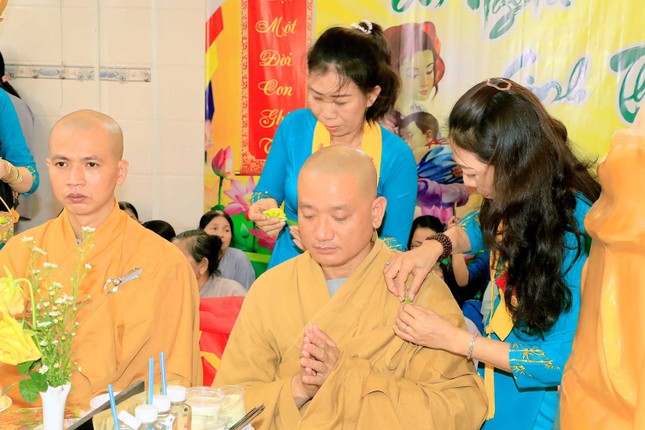 Nghi thức cài hoa hồng