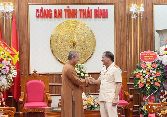 Đại tá Phạm Đình Tâm, Giám đốc Công an tỉnh tiếp đoàn