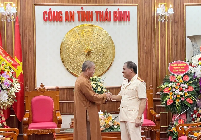 Đại tá Phạm Đình Tâm, Giám đốc Công an tỉnh tiếp đoàn