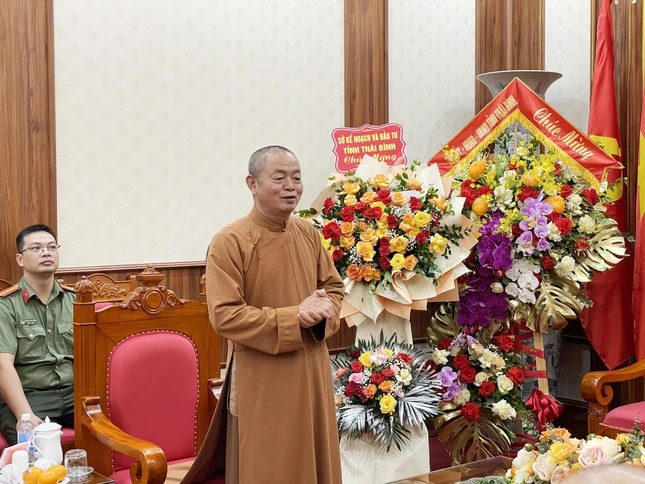 Thượng tọa Thích Thanh Hòa phát biểu