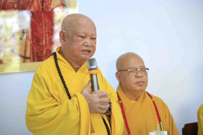 Hòa thượng Thích Tịnh Niệm ban đạo từ