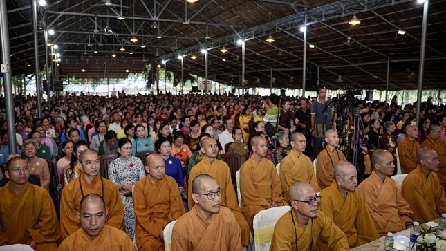 Đông đảo hội chúng tham dự Đông đảo hội chúng tham dự