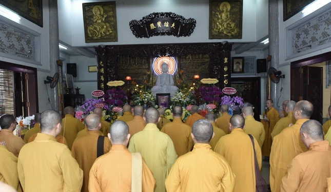 Quang cảnh buổi lễ Quang cảnh buổi lễ