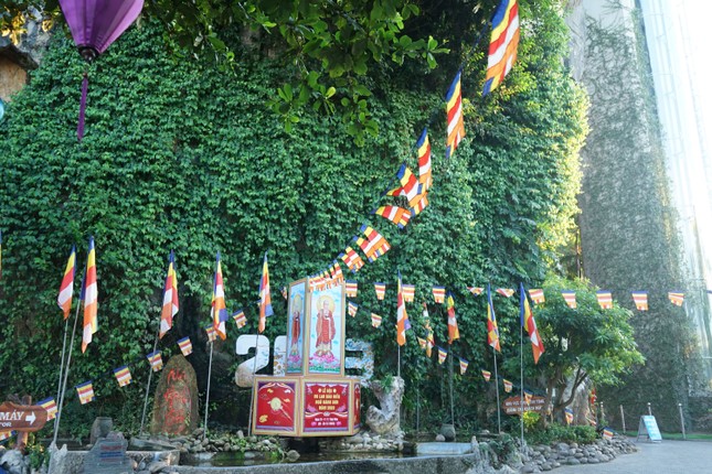 Lễ hội Vu lan - Báo hiếu tại khu danh thắng Ngũ Hành Sơn do Ban Trị sự GHPGVN Q.Ngũ Hành Sơn tổ chức