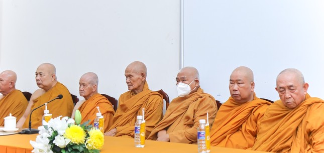 Chư tôn giáo phẩm chứng minh