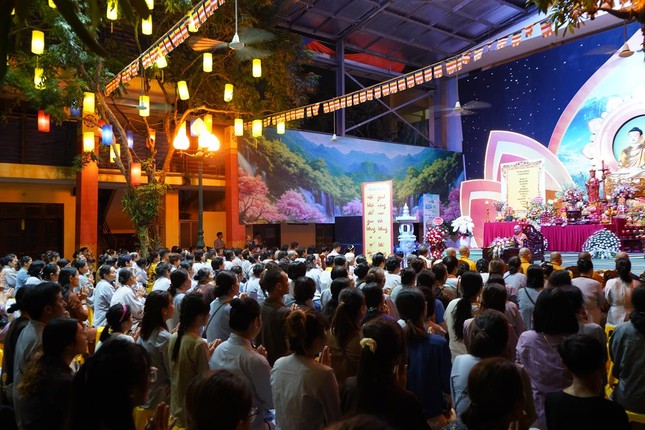 Lễ Vu lan - Báo hiếu Phật lịch 2567 tại chùa Bằng với sự tham dự của hơn 2.000 tín đồ Phật tử