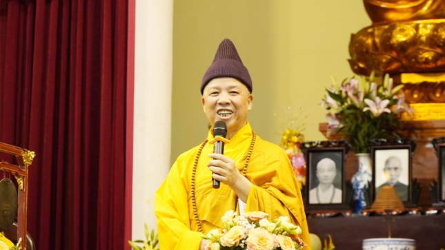 Hòa thượng Thích Thanh Quyết ban đạo từ Hòa thượng Thích Thanh Quyết ban đạo từ