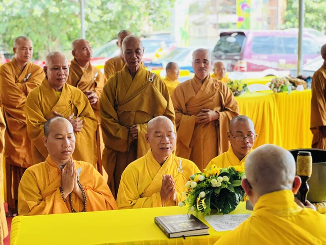 Chư Tăng tuần tự tác pháp Tự tứ