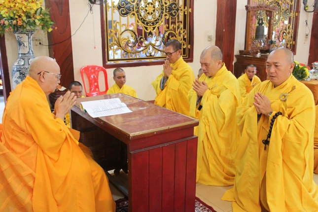 Chư Tăng tác pháp Tự tứ