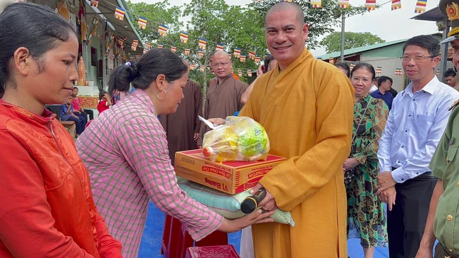San sẻ yêu thương nhân mùa Vu lan - Báo hiếu San sẻ yêu thương nhân mùa Vu lan - Báo hiếu