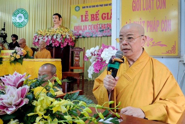 Hòa thượng Thích Trí Minh phát biểu khai mạc Hòa thượng Thích Trí Minh phát biểu khai mạc