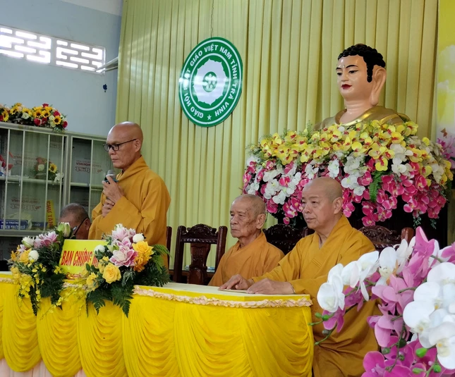 Hòa thượng Thích Tâm Linh ban đạo từ