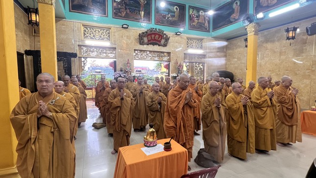 Chư tôn đức đảnh lễ Tam bảo Chư tôn đức đảnh lễ Tam bảo