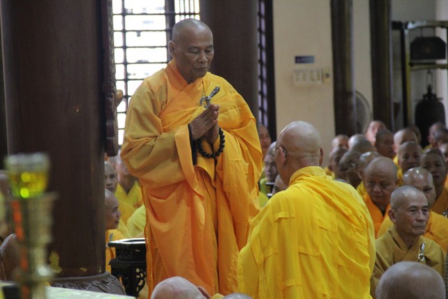 Nhị vị Hòa thượng đối thú Tự tứ