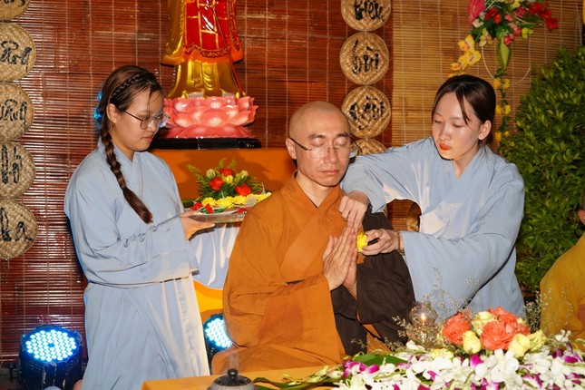 Nghi thức cài hoa hồng