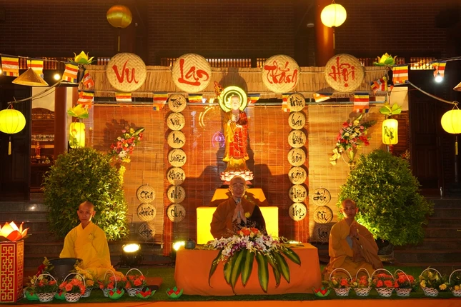 Chư Tăng tham dự buổi lễ