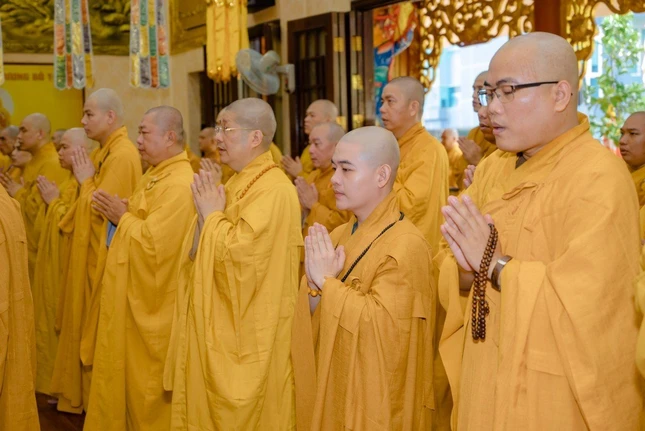 Chư Tăng tham dự buổi lễ