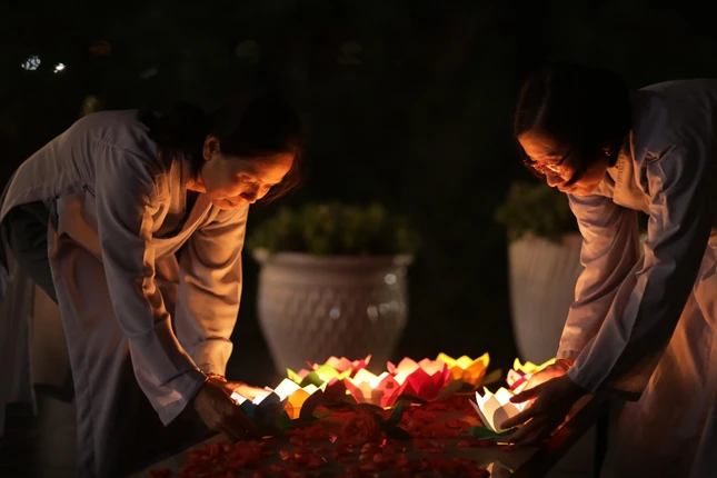 Cầu cho cha mẹ sống đời với con