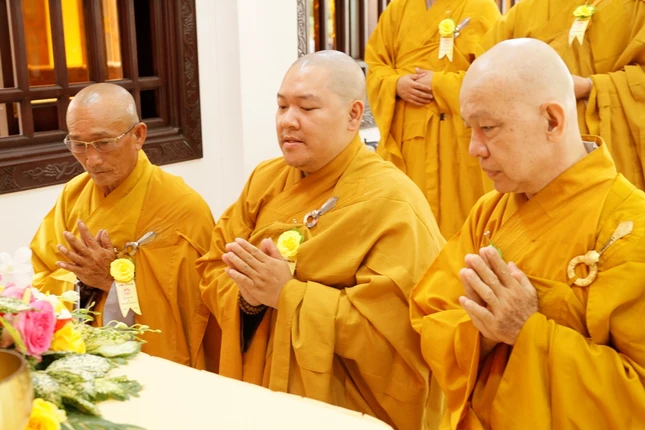 Chư Tăng tác pháp Tự tứ