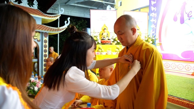 Lễ cài hoa hồng