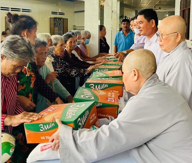 Chia sẻ yêu thương nhân mùa Vu lan - Báo hiếu