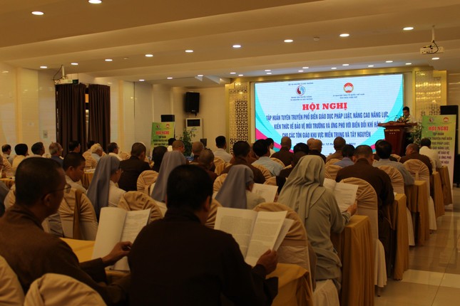 Quang cảnh hội nghị