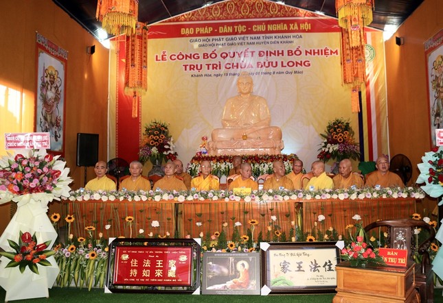 Chư tôn đức chứng minh buổi lễ Chư tôn đức chứng minh buổi lễ