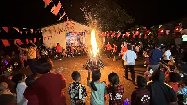 Chương trình đốt lửa trại vui nhộn Chương trình đốt lửa trại vui nhộn